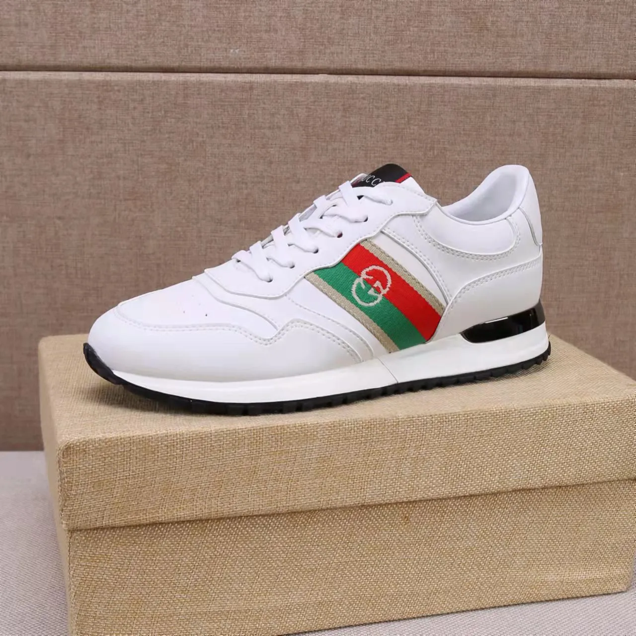 p420 [Gucci Sports Men's Shoes] Gucci fashionable casual men's shoes 🇨🇳Original 1:1 mold, new model debuts first 💯Not high-profile but avant-garde, simple, low-key and fashionable, super versatile style 🌿Original cowhide production ➕Sheepskin lining🎋The version is comfortable on the feet, first-class workmanship🍍38-44 Large quantities in stock